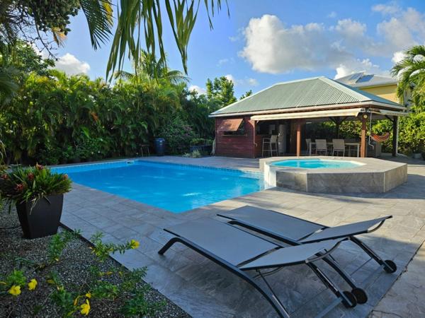 Maison à vendre 13 pièces SAINT FRANCOIS (971)