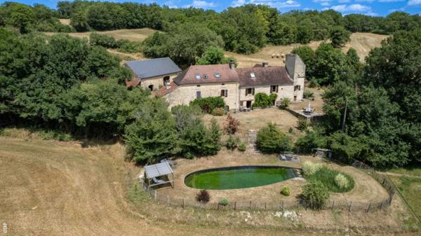 Maison ancienne - Gourdon Secteur Gourdon - Propriété en pierre de charme - 2 habitats, piscine naturelle - au calme en situation indépendante sur 2ha81
