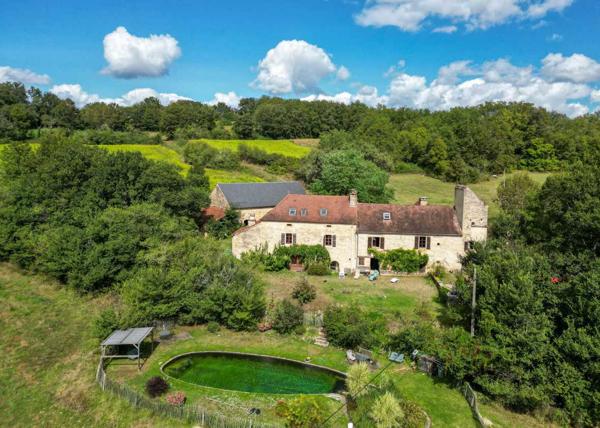 Maison ancienne - Gourdon Secteur Gourdon - Propriété en pierre de charme - 2 habitats, piscine naturelle - au calme en situation indépendante sur 2ha81