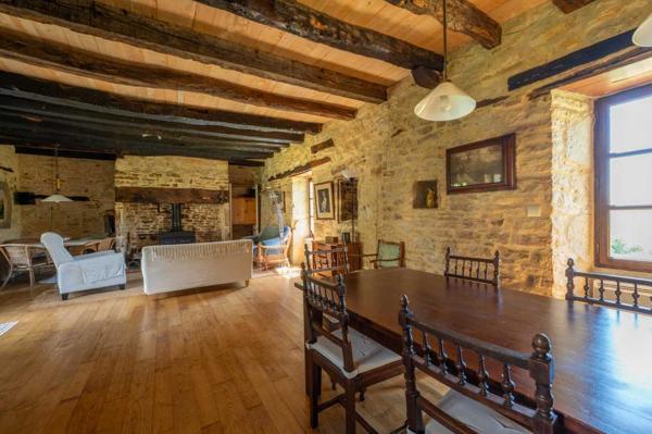 Maison ancienne - Gourdon Secteur Gourdon - Propriété en pierre de charme - 2 habitats, piscine naturelle - au calme en situation indépendante sur 2ha81