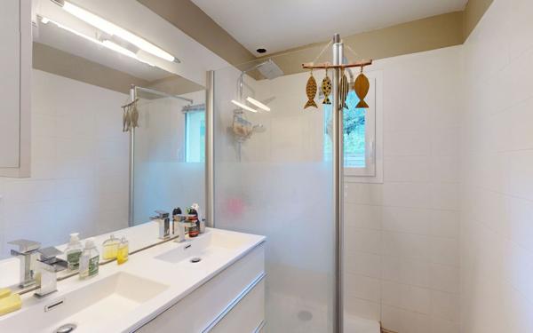 Maison à vendre    5 pièces •  Le Monastère