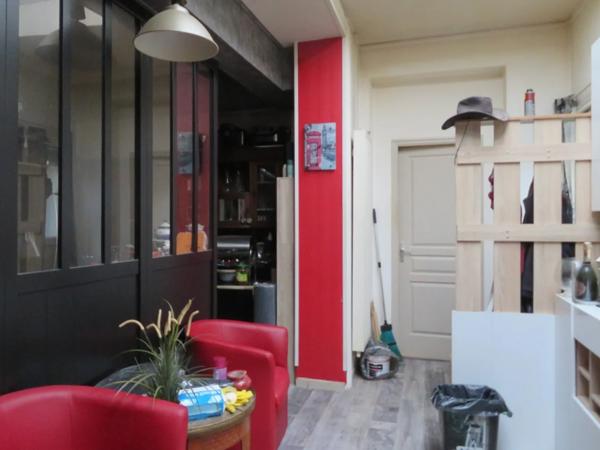 Secteur Saint Pierre à CROIX, à proximité du Parc Barbieux, je suis un appartement T3 de 60M² en rez-de-chaussée comp…
