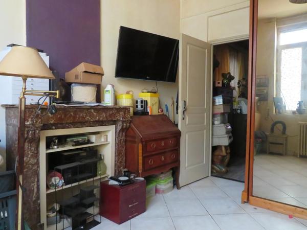 Secteur Saint Pierre à CROIX, à proximité du Parc Barbieux, je suis un appartement T3 de 60M² en rez-de-chaussée comp…
