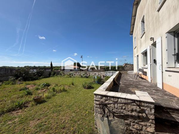 PAVILLON 5 CHAMBRES AVEC TERRASSE ET JARDIN A CHAMPDENIERS !
