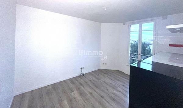 Appartement 2 pieces proche Tramway