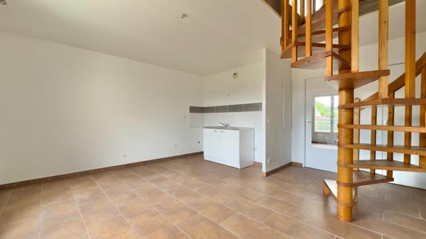 APPARTEMENT DUPLEX 3 PIÈCES À SAVIGNY-SUR-ORGE, QUARTIER GARE AVEC BALCON ET DOUBLE PARKING
