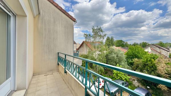 APPARTEMENT DUPLEX 3 PIÈCES À SAVIGNY-SUR-ORGE, QUARTIER GARE AVEC BALCON ET DOUBLE PARKING
