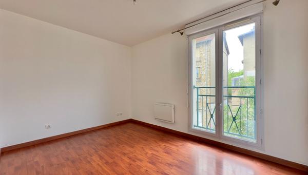 APPARTEMENT DUPLEX 3 PIÈCES À SAVIGNY-SUR-ORGE, QUARTIER GARE AVEC BALCON ET DOUBLE PARKING