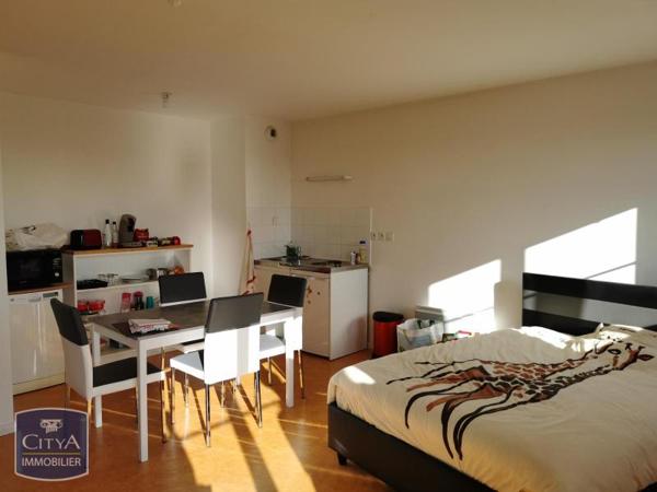 Appartement à louer 1 pièce 37.76m²