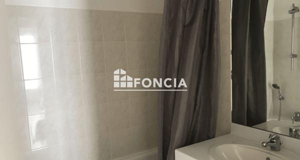 Location Appartement 2 pièces 43.4 m² - Corbeil-essonnes 91100