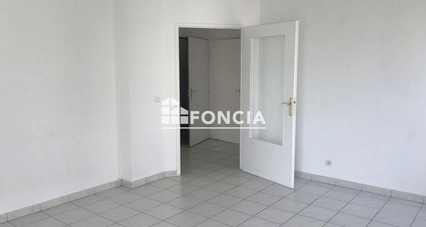 Location Appartement 2 pièces 43.4 m² - Corbeil-essonnes 91100