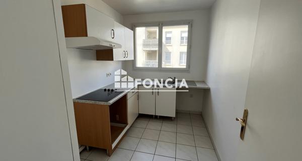 Location Appartement 2 pièces 43.4 m² - Corbeil-essonnes 91100