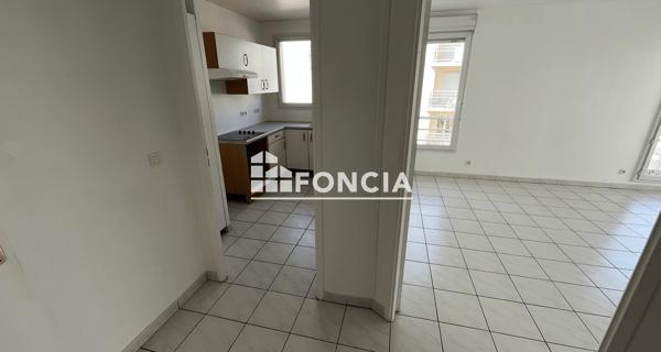 Location Appartement 2 pièces 43.4 m² - Corbeil-essonnes 91100