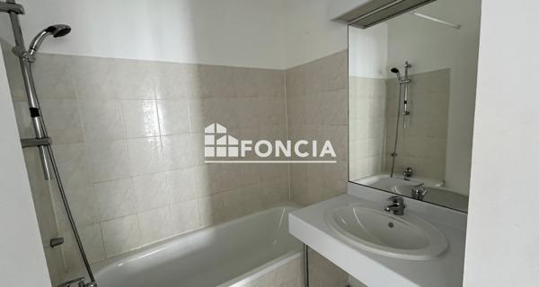 Location Appartement 2 pièces 43.4 m² - Corbeil-essonnes 91100