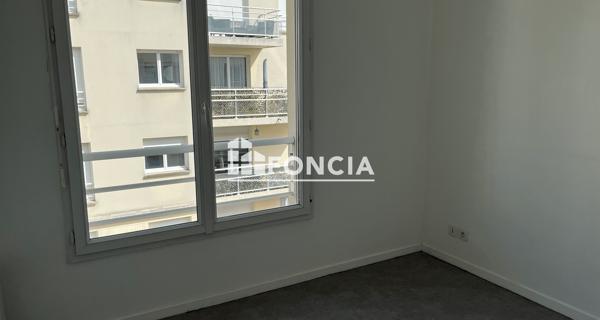 Location Appartement 2 pièces 43.4 m² - Corbeil-essonnes 91100