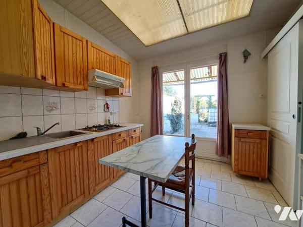 Douai maison mitoyenne comprenant: