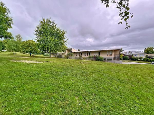 EXCLUSIVITE ! Ensemble immobilier Yssingeaux de plus de 650 m2 sur 8000m2 de terrain clos