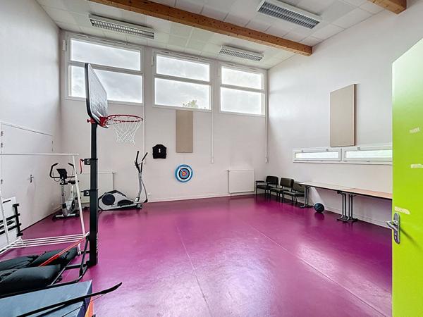 EXCLUSIVITE ! Ensemble immobilier Yssingeaux de plus de 650 m2 sur 8000m2 de terrain clos