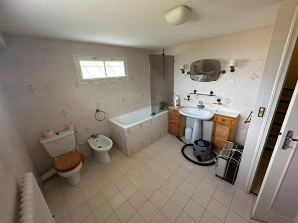 Maison familiale de 147m² habitable avec fort potentiel Menars, à proximité de Blois