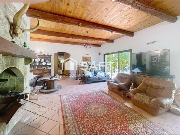 PROPRIÉTÉ ÉQUESTRE, 2 MAISONS, 5000 m² DE TERRAIN