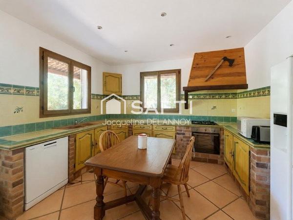 PROPRIÉTÉ ÉQUESTRE, 2 MAISONS, 5000 m² DE TERRAIN