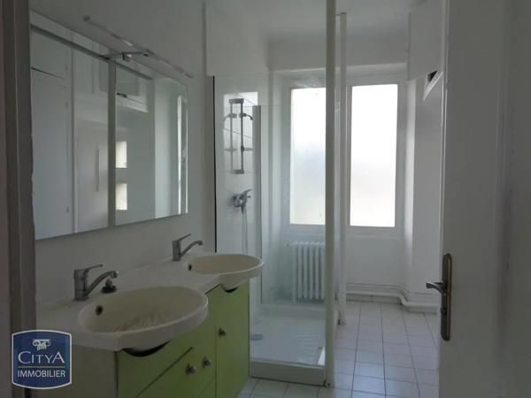 Appartement à louer 6 pièces 138.48m² Saint-Nazaire (44600)