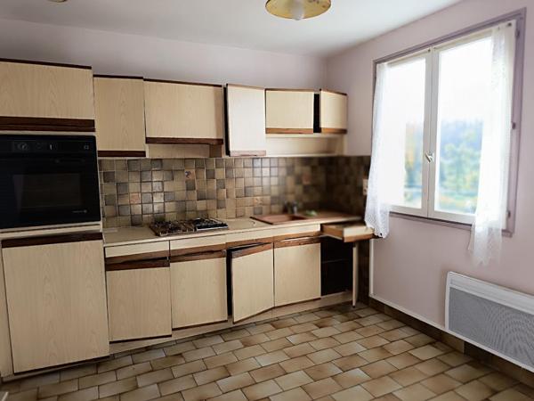 29530 Plonevez du Faou maison plain pied 3 chambres sous sol au calme, vue, source, hangar