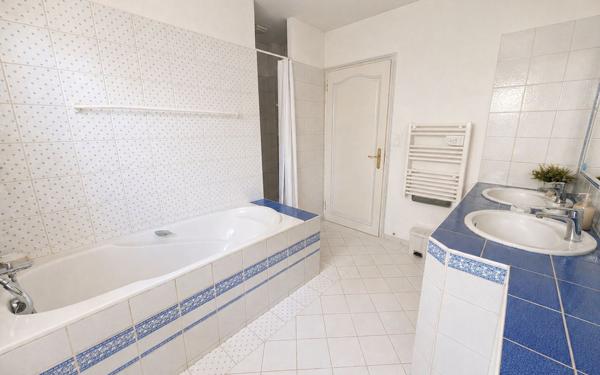 Maison à vendre    6 pièces • 147 m2 Montfavet - Avignon