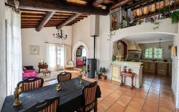 Maison à vendre    6 pièces • 147 m2 Montfavet - Avignon