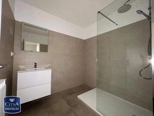 Appartement à louer 3 pièces 92.79m² Saint-Étienne (42000)