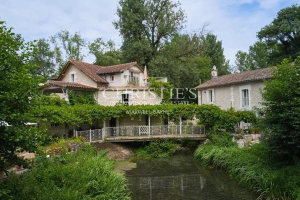 Un lieu d’âme et de beauté, où l’eau, la pierre et la lumière ne font plus qu’un.