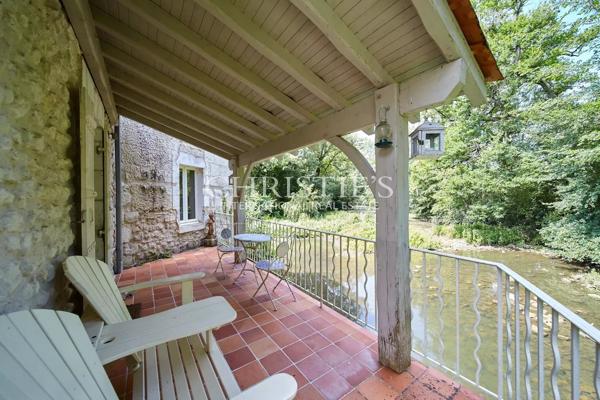 Un lieu d’âme et de beauté, où l’eau, la pierre et la lumière ne font plus qu’un.