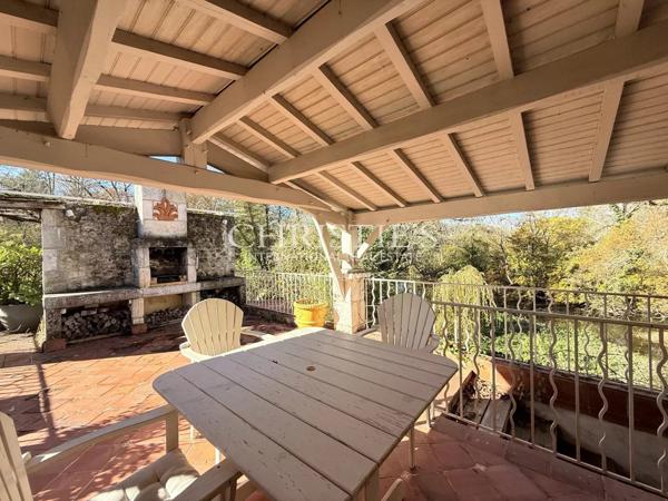 Un lieu d’âme et de beauté, où l’eau, la pierre et la lumière ne font plus qu’un.