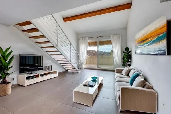 À vendre : Appartement de 5 pièces en duplexavec garage à Six Fours Les Plages en Centre ville