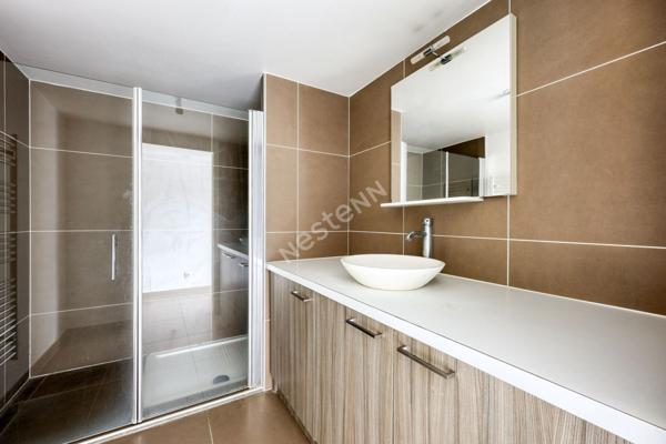 À vendre : Appartement de 5 pièces en duplexavec garage à Six Fours Les Plages en Centre ville