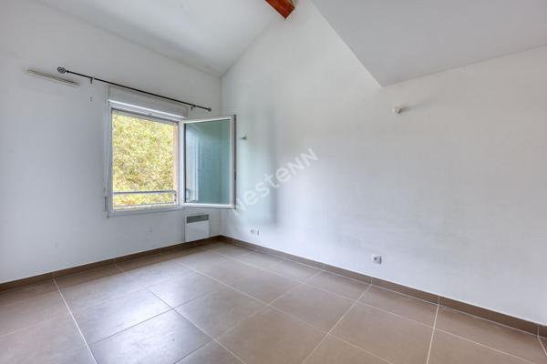 À vendre : Appartement de 5 pièces en duplexavec garage à Six Fours Les Plages en Centre ville