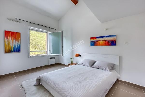 À vendre : Appartement de 5 pièces en duplexavec garage à Six Fours Les Plages en Centre ville