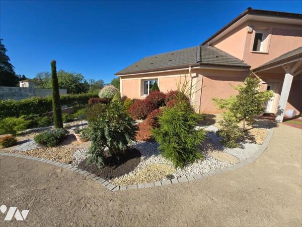 Propriété de luxe à MONTHUREUX-SUR-SAONES