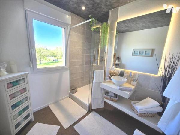 Propriété de luxe à MONTHUREUX-SUR-SAONES