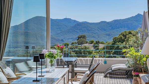 Exclusivité - Duplex au dernier étage avec vue mer – Domaine du Grand Duc
