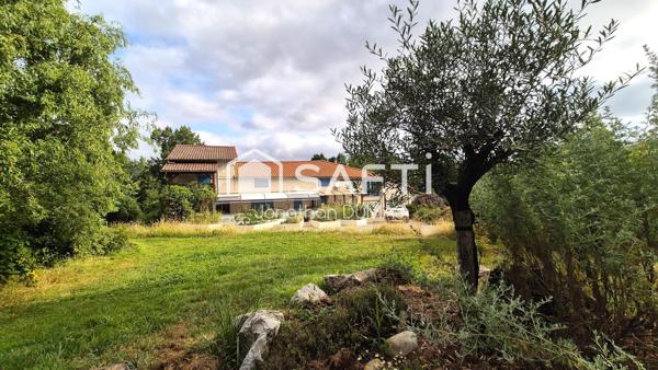 Ferme en permaculture avec Gîtes sur 19 hectares