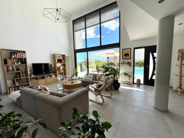 EXCEPTIONNELLE VILLA D’ARCHITECTE – PRESTATIONS HAUT DE GAMME – AIGUES-MORTES