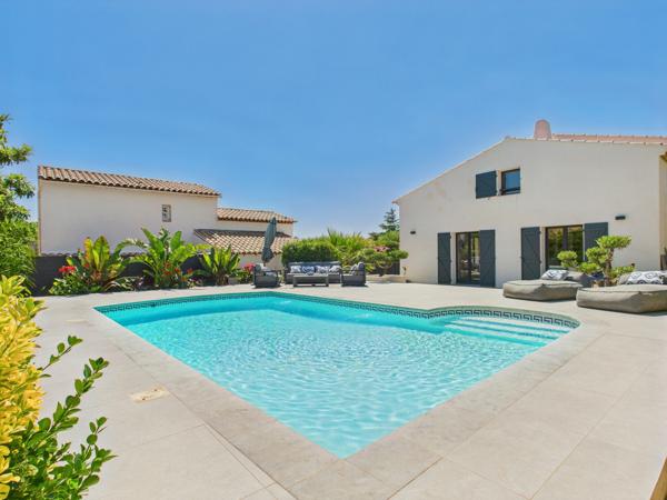 Six-Fours-les-Plages (83140) Maison avec piscine à Six-Fours-les-Plages, dans le secteur recherché de Talian, entre Le Brusc et Sanary-sur-