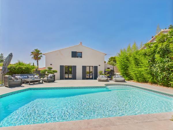 Six-Fours-les-Plages (83140) Maison avec piscine à Six-Fours-les-Plages, dans le secteur recherché de Talian, entre Le Brusc et Sanary-sur-