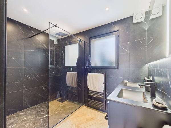 Six-Fours-les-Plages (83140) Maison avec piscine à Six-Fours-les-Plages, dans le secteur recherché de Talian, entre Le Brusc et Sanary-sur-