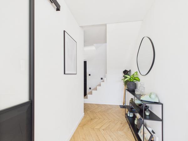 Six-Fours-les-Plages (83140) Maison avec piscine à Six-Fours-les-Plages, dans le secteur recherché de Talian, entre Le Brusc et Sanary-sur-