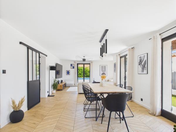 Six-Fours-les-Plages (83140) Maison avec piscine à Six-Fours-les-Plages, dans le secteur recherché de Talian, entre Le Brusc et Sanary-sur-