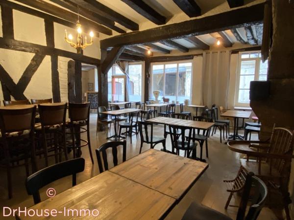 Immeuble à vendre 5 pièces de 300 m²
