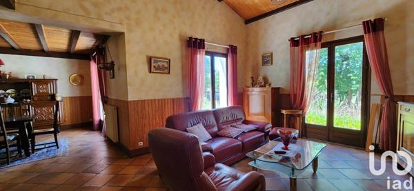 Maison 4 pièces de 125 m² à Vœuil-et-Giget (16400)