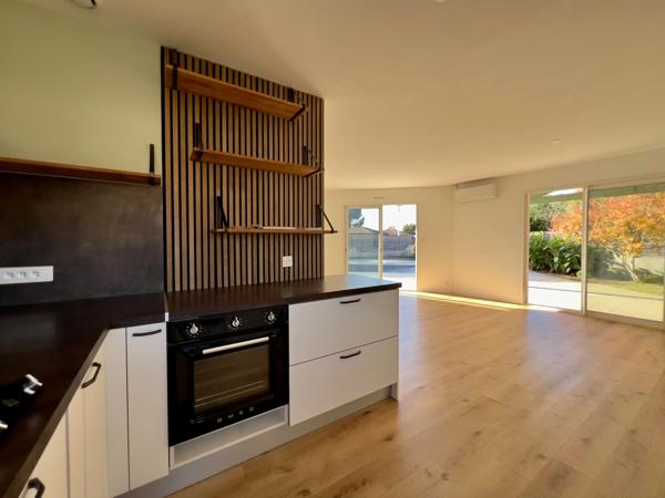Maison de plain-pied 4 pièces, 89 m², avec piscine et grande terrasse à Biscarrosse